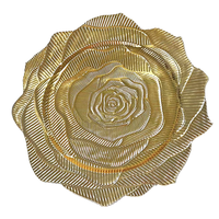 Vente en Gros Assiettes de Présentation en Plastique Doré Rose 13 Pouces Élégantes à Angle Fermé pour Décoration de Table de Mariage et de Fête