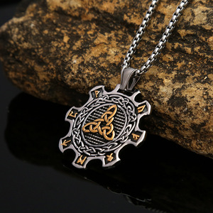 Collar con colgante vikingo de acero inoxidable con diseño de runas para hombre, accesorio de joyería de regalo, colgante único con patrón geométrico - Product Image 3