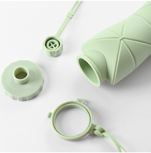 Tasse à eau portable en silicone pour le sport et les voyages en plein air, résistante aux hautes températures, de qualité alimentaire, pliable et télescopique, très vendue - Product Image 3