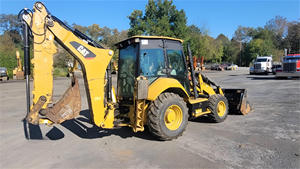 รถตักล้อยางมือสองราคาดีที่สุด ปี 2015 รุ่น Caterpillar 420F2 IT พร้อมห้องโดยสารที่สะดวกสบาย - Product Image 2