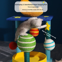 Arbre à chat thème spatial en promotion avec dôme transparent et jouets suspendus pour le jeu et le repos en intérieur