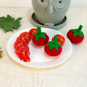 Juguetes de fieltro y lana cosidos a mano de tomate para juego de simulación, verduras de cocina en miniatura para aprendizaje infantil - Product Image 5