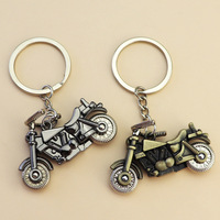 Ensemble de porte-clés en métal en forme de casque de sécurité simulé cool, porte-clés à mousqueton pour moto