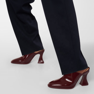 Zapatillas de tacón corto para mujer de talla grande 46, sandalias de cuero auténtico con punta cerrada de verano, zapatillas de ajuste <span class=keywords><strong>ancho</strong></span> sólidas - Product Image 1