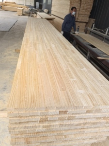 <span class=keywords><strong>Planche</strong></span> en bois massif de Pinus densiflora de haute qualité, très demandée en usine, pour la décoration - Product Image 1
