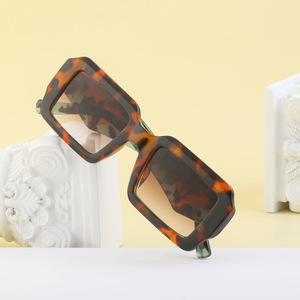 Moda Fancy Designer Famosa Marca Square Small UV400 Unisex Shades <span class=keywords><strong>Gafas</strong></span> <span class=keywords><strong>de</strong></span> <span class=keywords><strong>sol</strong></span> <span class=keywords><strong>Gafas</strong></span> <span class=keywords><strong>de</strong></span> <span class=keywords><strong>Sol</strong></span> para Mujeres Hombres - Product Image 4