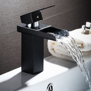 <span class=keywords><strong>Rubinetto</strong></span> <span class=keywords><strong>Nero</strong></span> a Cascata per Bagno con Finitura Semi-Pitturata - Product Image 1