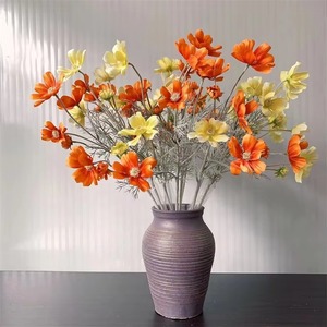 Vente en gros de fleurs artificielles Galsang pour la décoration de mariage et de la maison, arrangement de cosmos bipinnatus rose floqué pour la Saint-Valentin et Pâques - Product Image 6