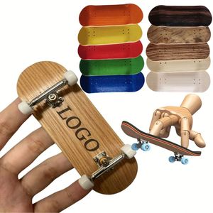 Planche à double kick professionnelle mini personnalisée avec logo, en bois d'érable du Nord-Est à 5 couches, 100*34mm, double face, forme de dessin animé, colorée - Product Image 1