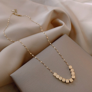 Collier à chaîne en forme <span class=keywords><strong>de</strong></span> Cube carré pour filles, sans vernis, doré, vente en gros, nouvelle collection - Product Image 6