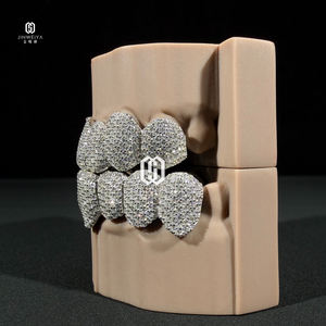 <span class=keywords><strong>Grillz</strong></span> Hip Hop in Moissanite Personalizzati, Placcati in Oro Vero, Argento 925 con Diamanti Moissanite VVS Ghiacciati - Product Image 4