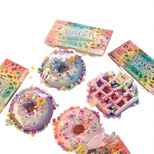 Éxito de ventas transfronterizo: Bolsa sorpresa de goma esponjosa con textura tipo slime, diseño de pata de gato y donut, muy popular en transmisiones en vivo. - Product Image 1