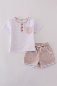 Ensemble de shorts à rayures Seersucker marron blanc léger et respirant avec haut assorti Vêtements d'été décontractés pour garçons - Product Image 2