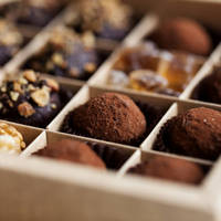 Emballage de luxe Luqaimat Boîte de biscuits aux bonbons aux palmiers dattiers Boîte cadeau des Émirats arabes unis