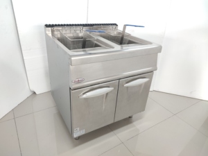 <span class=keywords><strong>Friteuse</strong></span> à <span class=keywords><strong>gaz</strong></span> professionnelle en acier inoxydable à <span class=keywords><strong>2</strong></span> <span class=keywords><strong>cuves</strong></span> et <span class=keywords><strong>2</strong></span> paniers, <span class=keywords><strong>friteuse</strong></span> à <span class=keywords><strong>gaz</strong></span> profonde avec armoire - Product Image 4