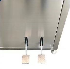 Équipement de <span class=keywords><strong>boucherie</strong></span> CE pour l'élevage de bovins Tête de porc Coupeur à demi-fendre Scie Abattoir de porcs pour ligne d'abattage de porcs - Product Image 5