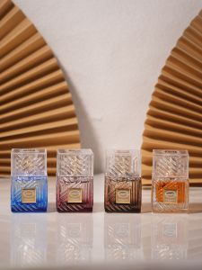 Fabricantes <span class=keywords><strong>de</strong></span> <span class=keywords><strong>Perfumes</strong></span> <span class=keywords><strong>de</strong></span> Oriente Medio que Ofrecen Fragancias Intensas y Duraderas <span class=keywords><strong>de</strong></span> Gran Venta - Disponibles <span class=keywords><strong>al</strong></span> <span class=keywords><strong>por</strong></span> <span class=keywords><strong>Mayor</strong></span> en Grandes Cantidades - Product Image 4