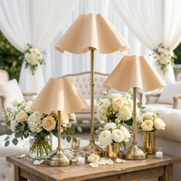 Lampe sans fil de luxe pour l'hôtellerie, en métal avec abat-jour en tissu, lampe de table sans fil pour mariage et restaurant