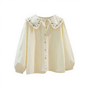 Blusa de Algodón Crema para Mujer con Cuello Peter Pan, Bordado, Manga Abullonada, Corte Holgado, Estilo Vintage Lindo para Primavera/Verano - Product Image 4