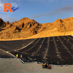 Géomembrane texturée en PEHD pour les bassins de <span class=keywords><strong>lixiviation</strong></span>, les installations de stockage des résidus, les revêtements des bassins de <span class=keywords><strong>lixiviation</strong></span> pour le cuivre/l'or/la argent/le nickel - Product Image 1