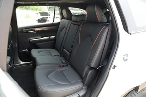 Utilisé pour Toyota Crown Kluger SUV Boîte de vitesse <span class=keywords><strong>automatique</strong></span> avec entraînement 2WD Déverrouillage hybride Direction à gauche Sièges en cuir foncé <span class=keywords><strong>Voiture</strong></span> d'<span class=keywords><strong>occasion</strong></span> - Product Image 6
