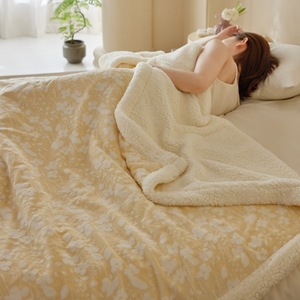 Manta de patrón floral grueso de primera calidad para una comodidad acogedora, nuevo viaje en casa, técnicas de punto teñidas lechosas cálidas para el invierno - Product Image 5