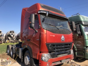 รถบรรทุกหัวลากมือสอง Sinotruk Euro2 ดีเซล 6x4 พวงมาลัยซ้าย HOWO 10 ล้อ รับน้ำหนัก 21-30 ตัน 371 แรงม้า กล้องมองหลัง 360 องศา - Product Image 3