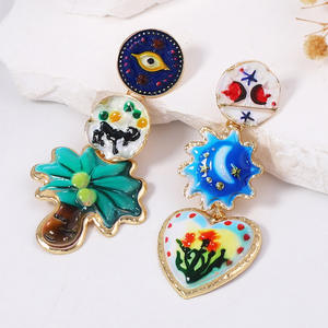 Pendientes Geométricos de Diseño Moderno con Estampado Floral en Forma de Corazón, Chapados en Oro, para Mujer, Regalo Creativo, Pendientes Florales al por Mayor - Product Image 1