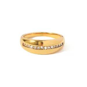 Titanium Steel Ring 18K Gold Stainless Steel Inlaid With White Diamond Women'S Iced Out Ring