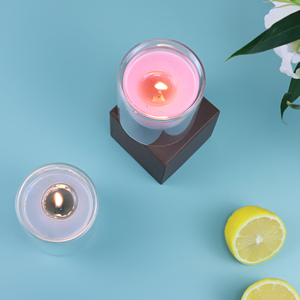 Tiempos románticos Ventas al por mayor Decoración de lujo para el hogar Vela de cera de soja en tarro de vidrio transparente Vasos coloridos con aroma navideño - Product Image 4