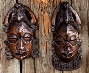 Plaque commémorative Luba (Lukasa) RÉPLIQUE REN ART AFRIKAN SARL – Sculpture sur bois artisanale sur le thème de l'histoire royale pour les acheteurs culturels et universitaires - Product Image 1