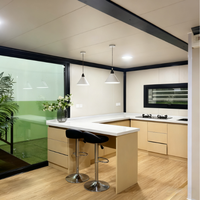 Maison conteneur modulaire préfabriquée en acier robuste et durable de 20 pieds et 40 pieds, résistante aux chocs et extensible, pour usage hôtelier et de vacances