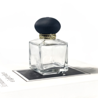 Produsen Menawarkan Botol Kaca Parfum Minyak Atsiri Bentuk Kubus Mewah 50ml 70ml 100ml dengan Pompa Semprot