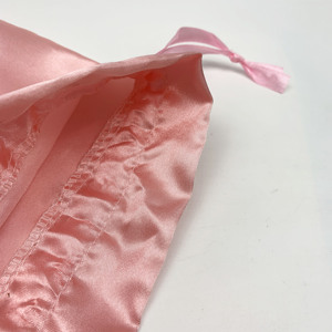 Sacs cadeaux de mariage en satin de luxe personnalisés pour perruques, sacs anti-poussière en satin, sacs à cordon en satin pour bijoux – Vente en gros - Product Image 3