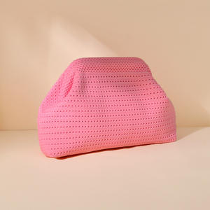 Atacado Moda Praia Malha Saco Nuvens Embreagem Grande Capacidade Diária Malha De Malha Oco Senhoras Embreagem Saco Cosmético - Product Image 4