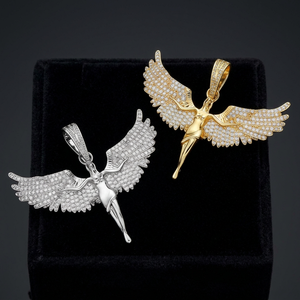Collier pendentif Aile d'Ange en Zircon, Chaîne en Acier Inoxydable Plaqué Or 18K, Bijou Hip Hop pour Usage Quotidien, Idéal Cadeau - Product Image 4