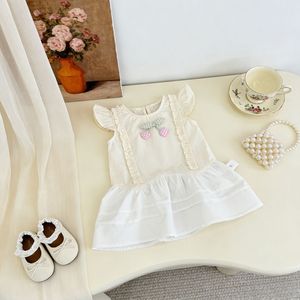 Abito Estivo 2026 per Bambina Stile Fresco con Maniche a Volant, Pizzo a Ciliegia e Orlo Arricciato - Product Image 3