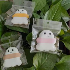 Sản Phẩm Mới Miếng Bọt Biển Trang Điểm Dễ Thương Hình Dạng Ma Mây Hình Dạng Trang Điểm Miếng Bọt Biển Phun Không Latex Mỹ Phẩm Phun Halloween Quà Tặng - Product Image 3