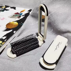 Al por mayor, peine plegable mini personalizado <span class=keywords><strong>con</strong></span> espejo de <span class=keywords><strong>maquillaje</strong></span>, diseño de dibujos animados bonito, mango de plástico, cepillo para el cabello plegable para peine de cojín de aire - Product Image 6