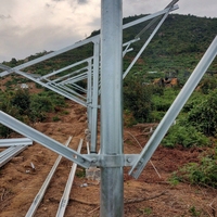 Système de montage solaire photovoltaïque fixe à poteau unique avec surface galvanisée à chaud et poteau inclinable réglable
