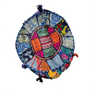 Housse de coussin de sol ronde bohème hippie brodée patchwork 18x18, housse de pouf ottoman en soie avec taies d'oreiller décoratives, cadeau - Product Image 1