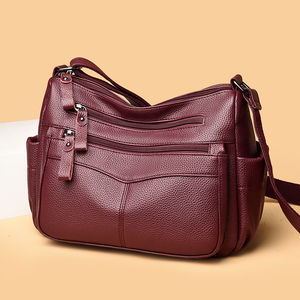 女式斜挎包 2025 新款软质 PU 皮革两肩带时尚百搭斜挎包批发 - Product Image 6