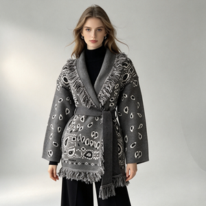 Jxwatcher <span class=keywords><strong>Cardigan</strong></span> in Cashmere Morbido Lavorato a Maglia <span class=keywords><strong>con</strong></span> Collo a Risvolto e Nappine, Personalizzabile, <span class=keywords><strong>con</strong></span> <span class=keywords><strong>Cintura</strong></span>, per Donna - Product Image 1