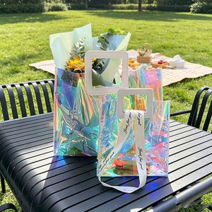Sac fourre-tout transparent holographique personnalisé avec logo, sac à main en PVC imperméable pour cadeaux de salon professionnel, pochette promotionnelle - Product Image 1