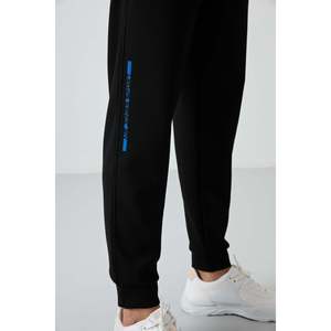 Conjunto Deportivo para Hombre Snow Melange, Negro, Algodón, Corte Cómodo, Estilo Casual, para Adultos - Product Image 4