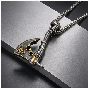 Collar con Colgante de Hacha Vikinga de Acero Inoxidable Chapado en Oro, Joyería Unisex para Regalo - Product Image 5