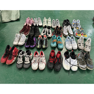 Chaussures de basket de marque d'occasion pour hommes, baskets mixtes en balles, tailles et couleurs variées disponibles - Product Image 1