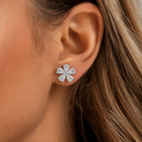 Anting-anting stud moissanite bunga lima kelopak elegan perak sterling 925 potongan pir, bersertifikat GRA, mendukung logo custom