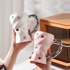 Tasses de voyage de luxe exquises en acier inoxydable avec poignée et paille, design unique et irrégulier, pour la maison, cadeau original pour couples - Product Image 2