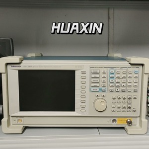 Analyseur de spectre Tektronix RSA3408A en temps réel, DC à 8 GHz hx1 - Product Image 3